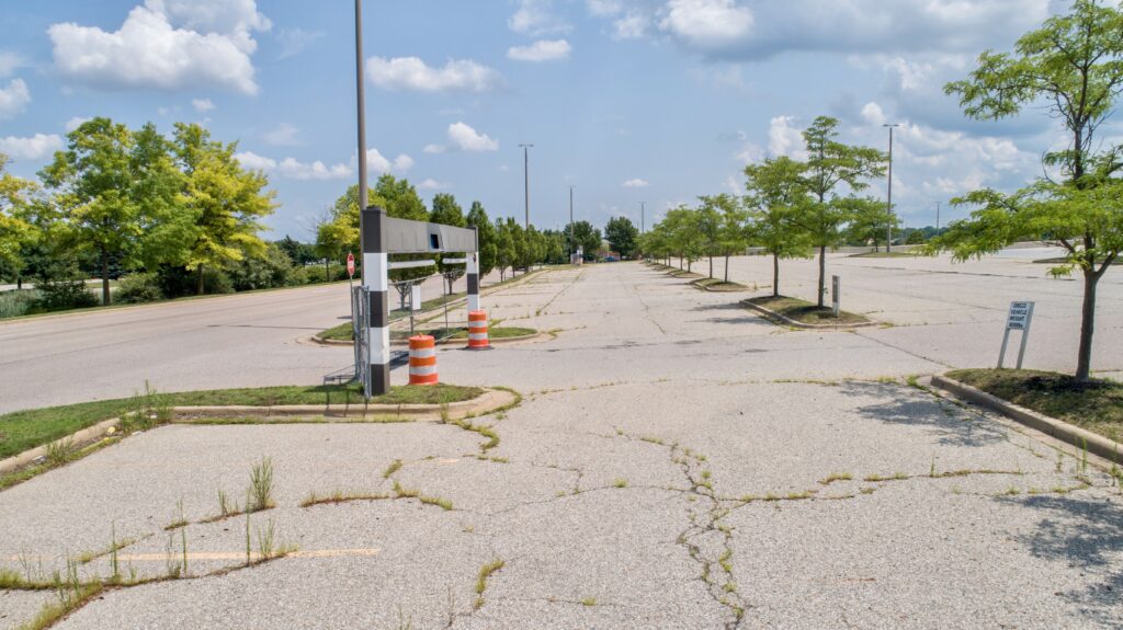 parking lot Rivertown Mall