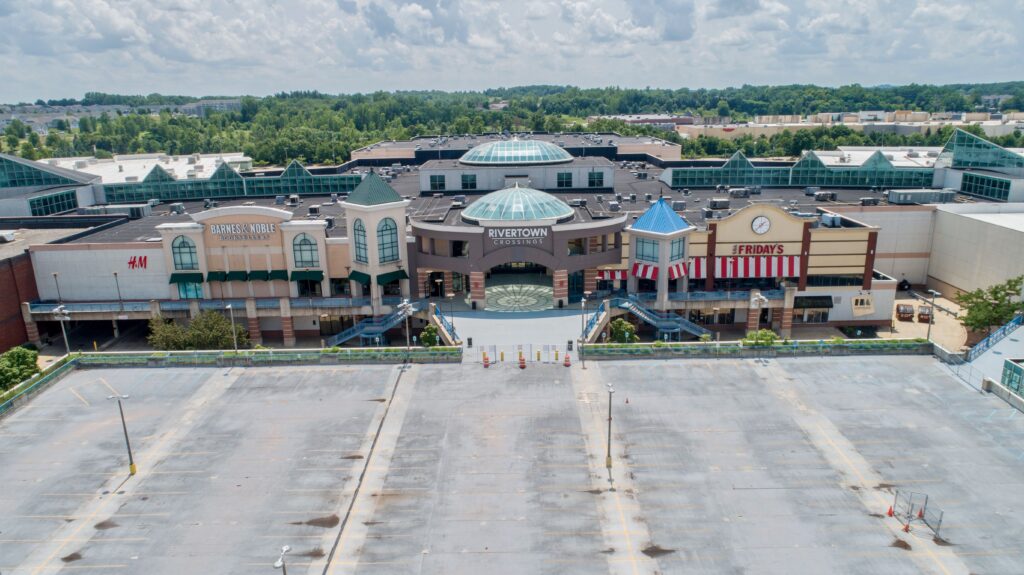 Closed upper level parking Rivertown Mall